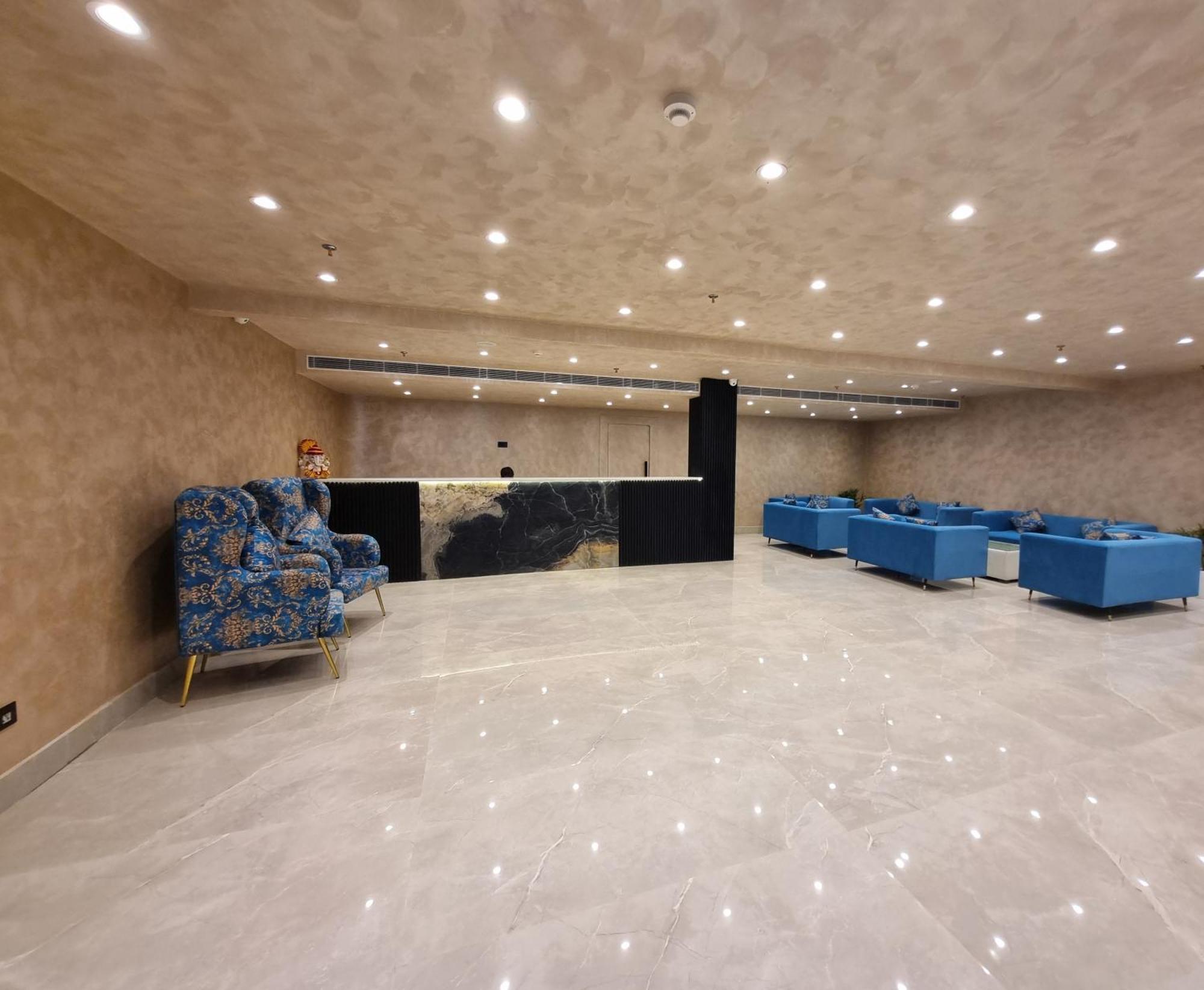 Dolphin Club Hotell Chinhat Eksteriør bilde
